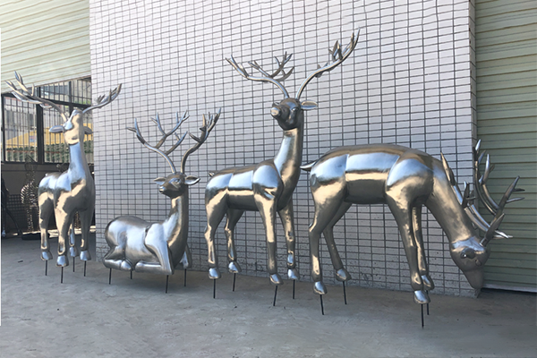 Polished Stainless Steel Deer Sculpture Set – Custom  Animal Statues for Decoration